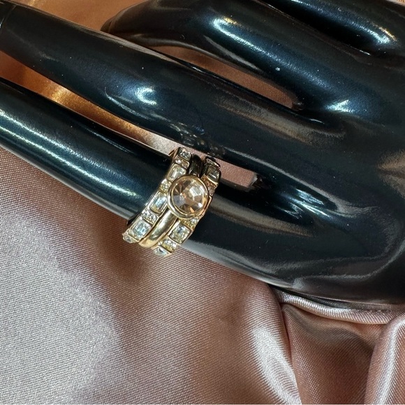 Elegant Artistic Inlaid Crystal Gold Plated Ring with Textured Bands - Picture 5 of 11